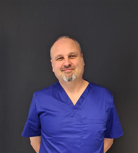 lekarz dentysta Mariusz Drobnik - Chirurg stomatologiczny-konsultacja