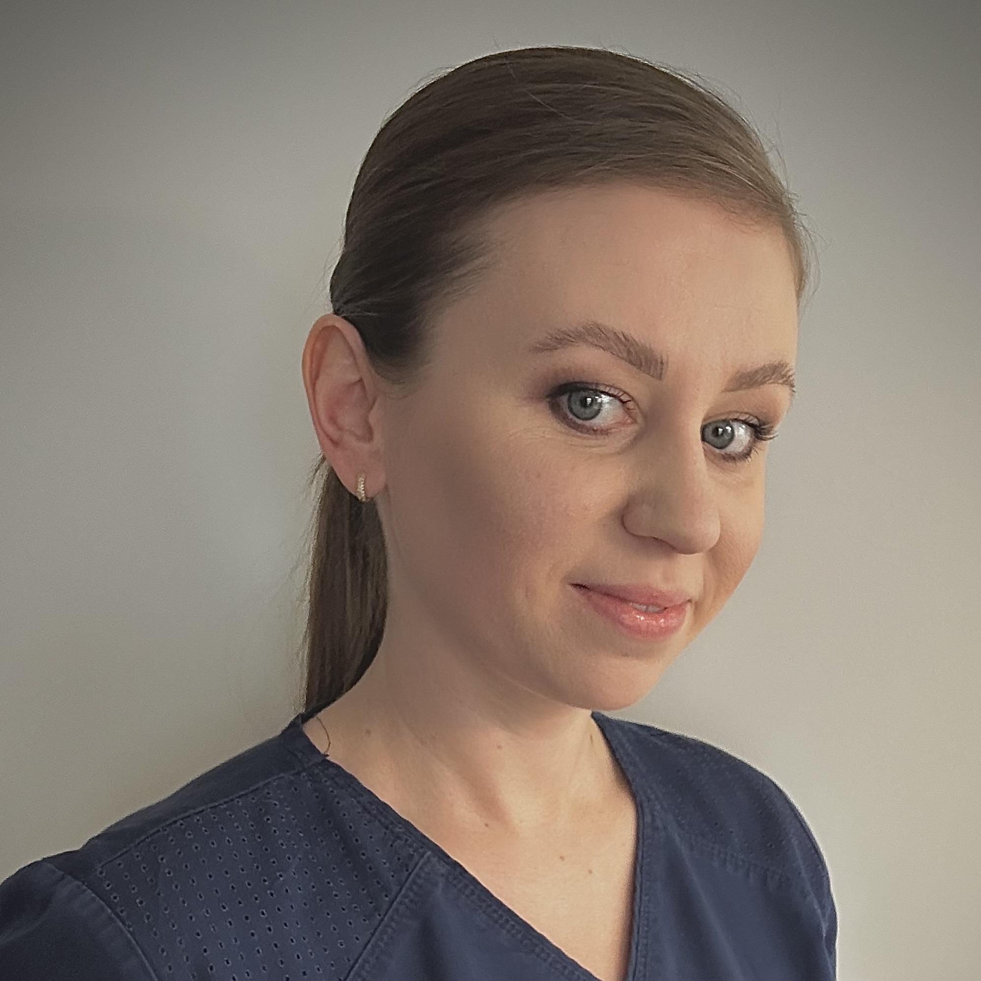 lekarz dentysta Izabela Górczyńska - Kwalifikacja do leczenia w sedacji (gaz rozweselający)
