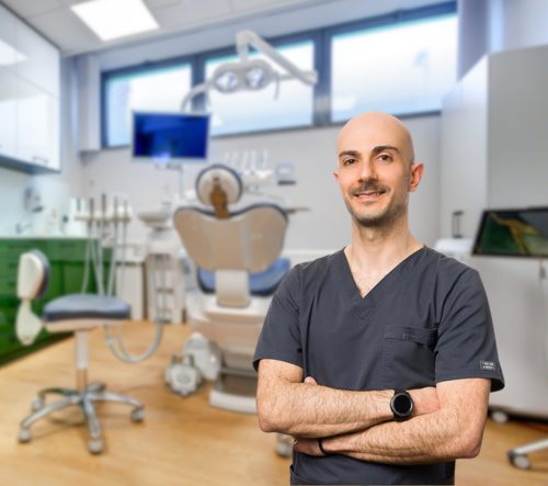 lekarz dentysta Amin Jooshany - Ortodonta-konsultacja dla dorosłych
