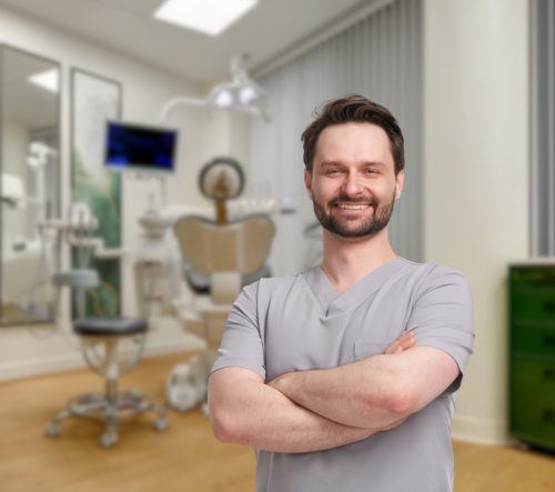 lekarz dentysta Bartłomiej Łupicki - Chirurg stomatologiczny-konsultacja