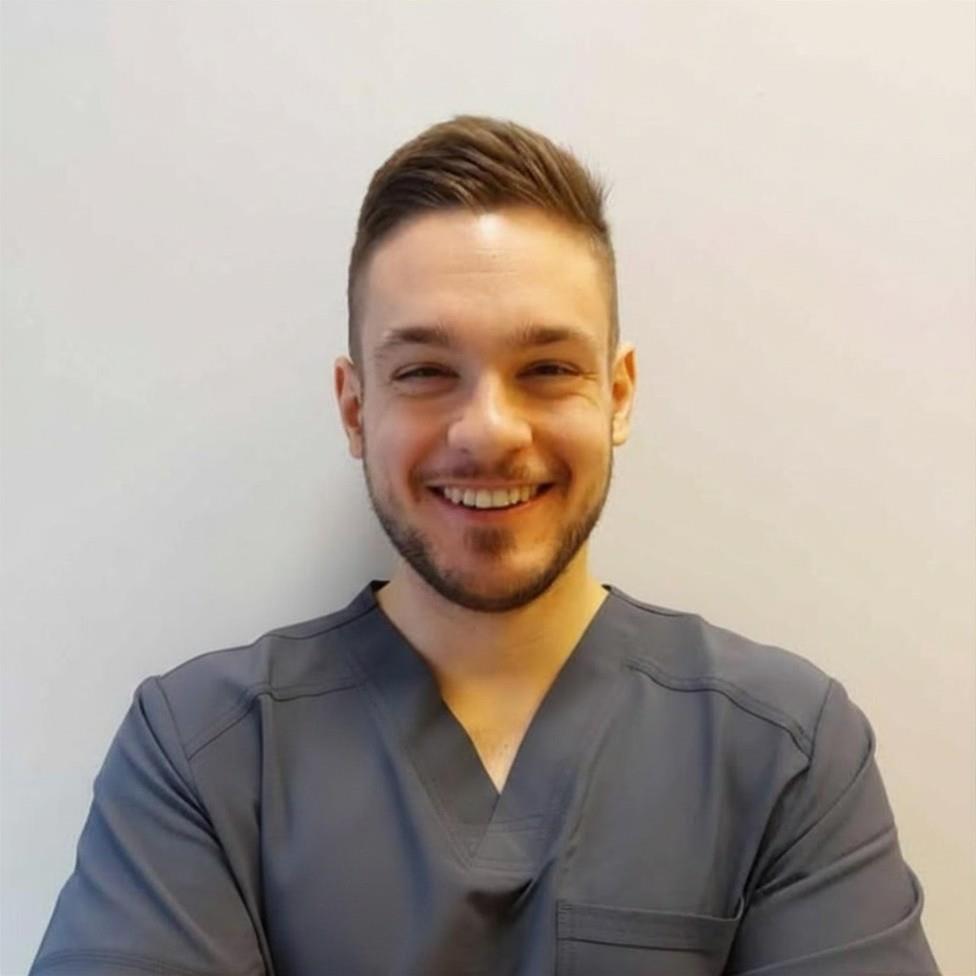 lekarz dentysta Jakub Ferenc - Chirurg stomatologiczny-konsultacja
