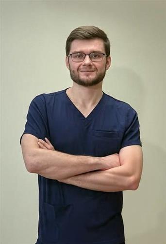 lekarz dentysta Aleksander Woroszyło - Chirurg stomatologiczny-konsultacja