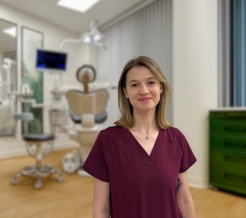 lekarz dentysta Aleksandra Wiśniewska - Chirurg stomatologiczny-konsultacja
