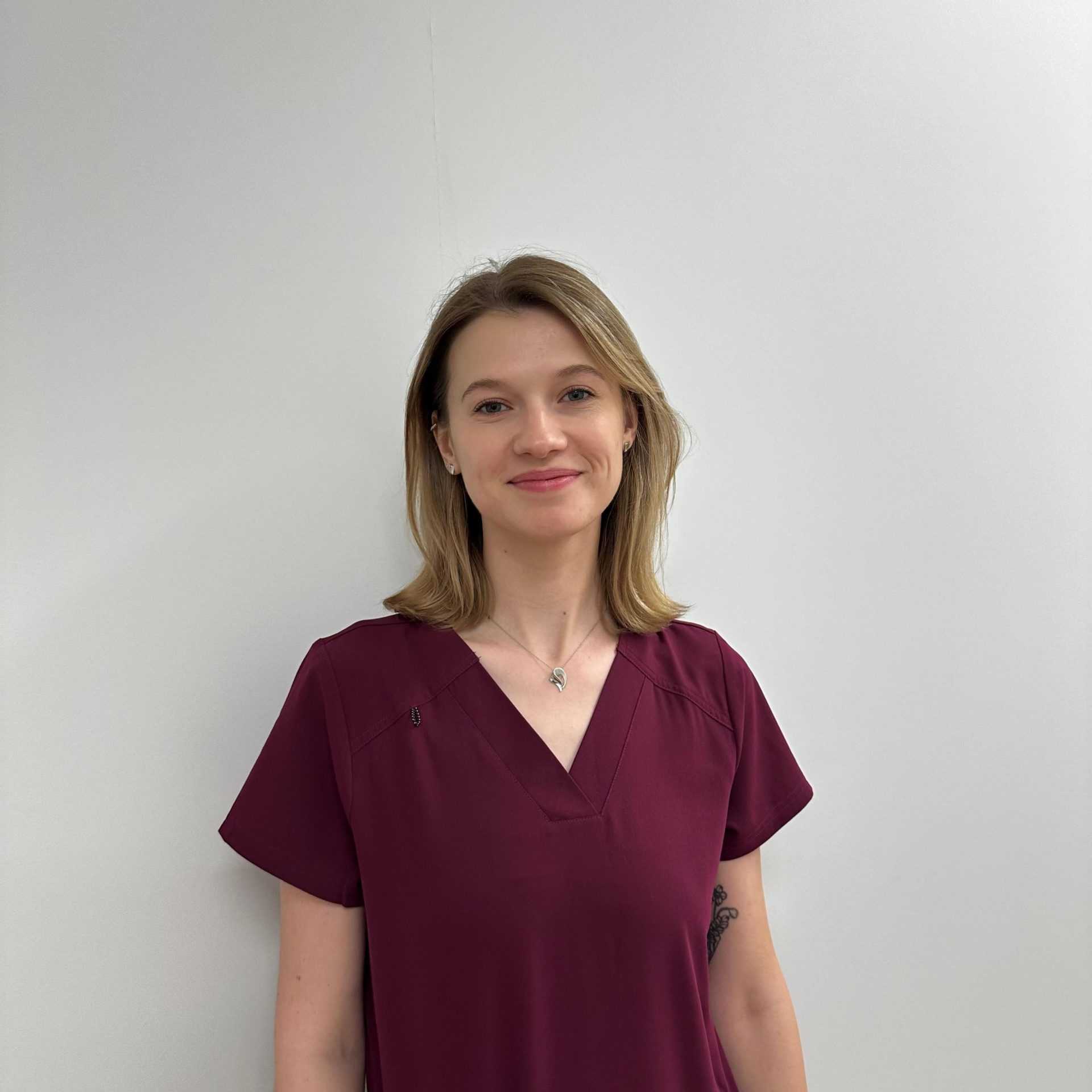lekarz dentysta Aleksandra Wiśniewska - Chirurg stomatologiczny-konsultacja