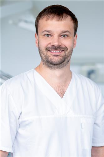 Bartosz Lizak - Chirurg stomatologiczny-konsultacja