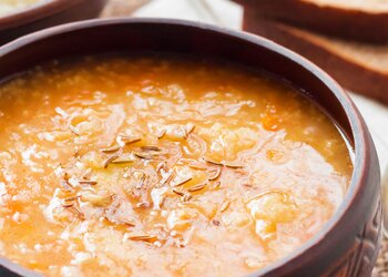 Faramuszka, siemieniotka i moczka: czy znasz te zapomniane wigilijne zupy?