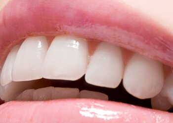 Ile zębów ma człowiek? Prawidłowe uzębienie i rodzaje zębów u dorosłego człowieka i dziecka
